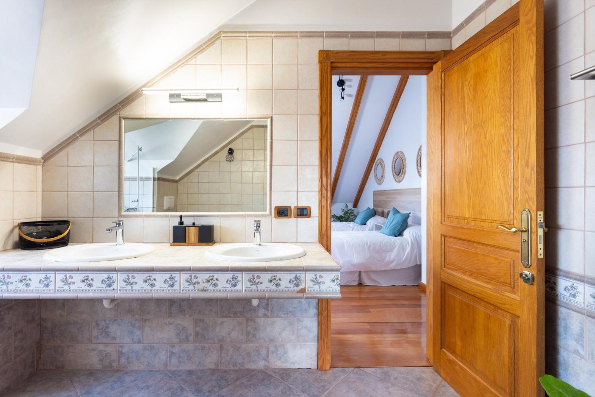 Casa Lali Habitacion Bano Compartido サン・クリストバル・デ・ラ・ラグーナ エクステリア 写真